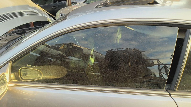 Front Door Glass/window MERCEDES CLK320 Left 03 04 05 06 07 08 09