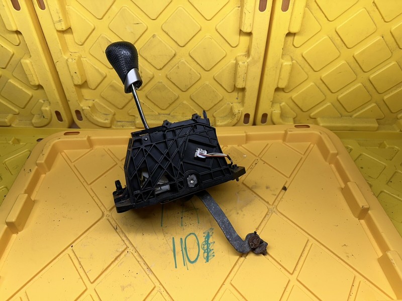 2013 - 2015 LEXUS GS350 AUTOMATIC TRANSMISSION SHIFTER GEAR SELECTOR W/ KNOB OEM