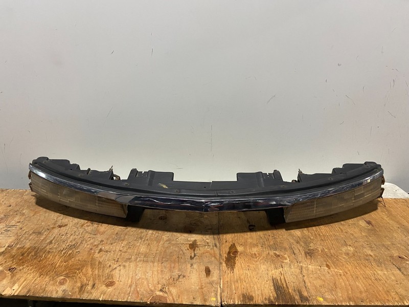 1993 to 1996 Lincoln Mark VIII Front Headlight Header O7262