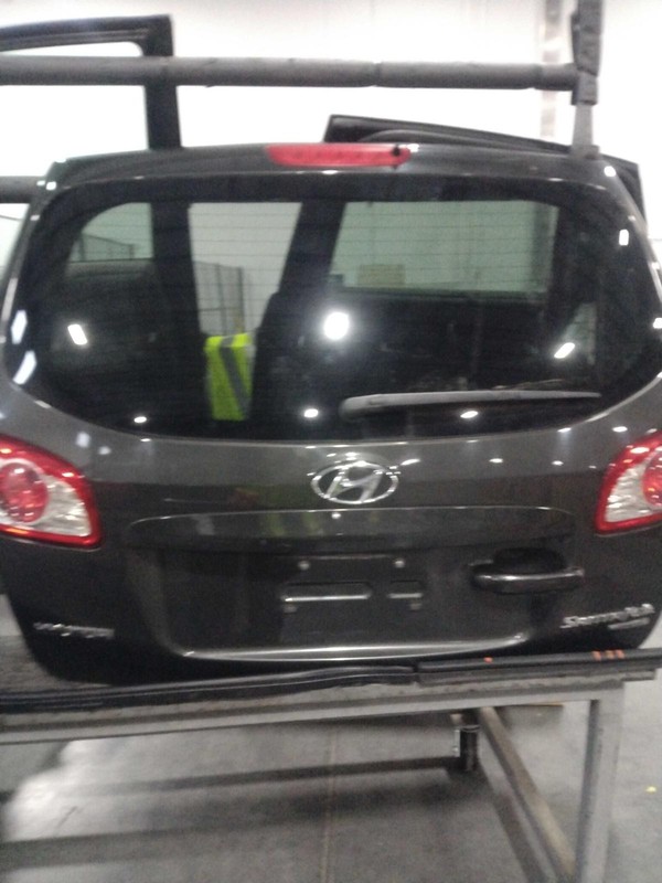 Used Deck Lid fits: 2010 Hyundai Santa fe w/o rear spoiler Grade A