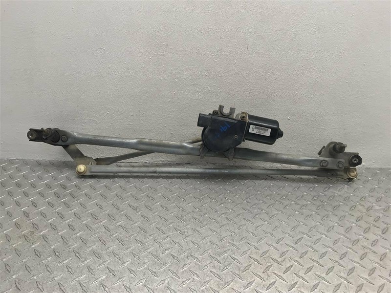 03 ESCALADE SIERRA 1500 2500 YUKON FRONT WINDSHIELD WIPER MOTOR OEM 15198956