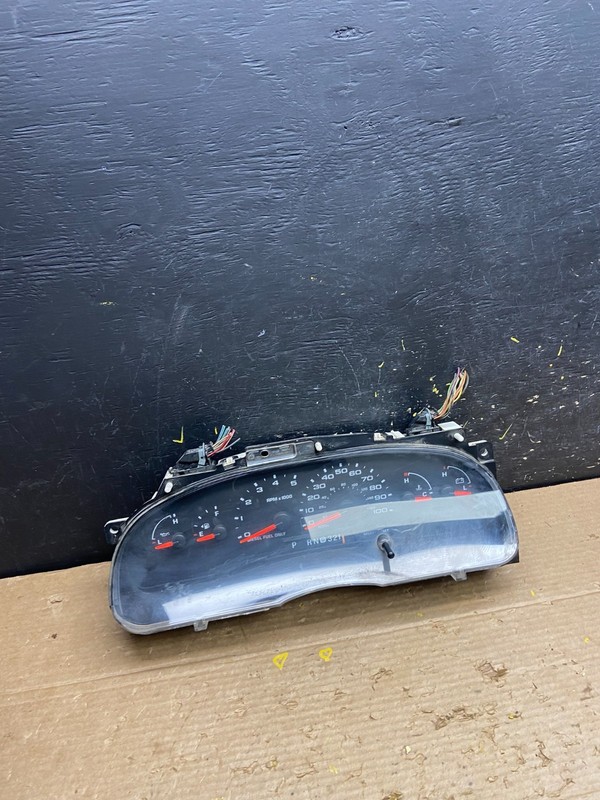 2006 Ford E350 Gauge Speedometer Cluster OEM w3400 DG
