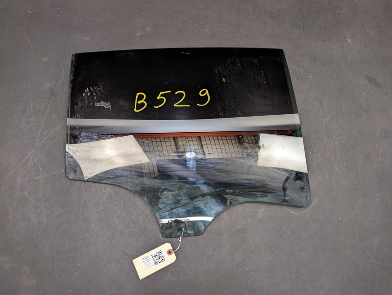 Rear Right Door Window Glass 2018 BMW X6 51357292912 2015 2016 2017 2019
