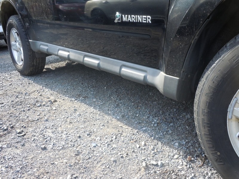 2008-2011 Mercury Mariner Rocker Panel Side Skirt Moulding Passenger Right OEM