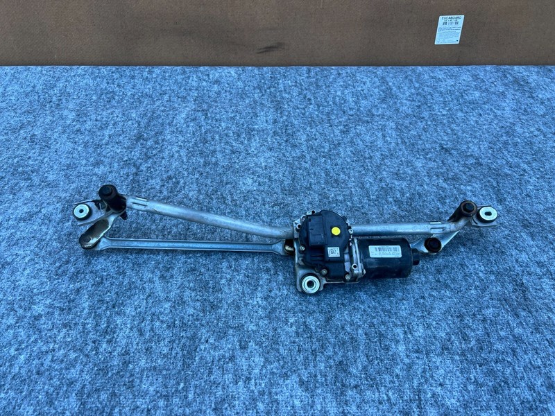 FORD MUSTANG/ GT 2015-2023 OEM FRONT WINDSHIELD WIPER MOTOR WITH ARM ASSEMBLY
