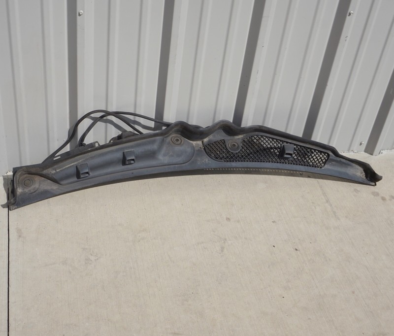 10-16 MERCEDES E350 E550OEM C207 COUPE WINDSHIELD WIPER COWL PANEL 2078300713