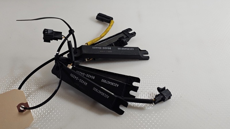 2017-2019 GENESIS G90 KEYLESS ENTRY ANTENNA OEM