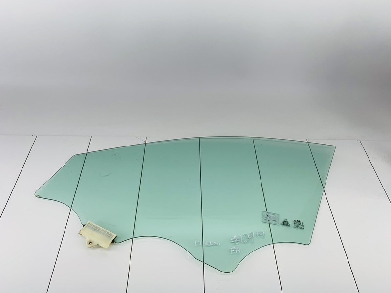 17-20 HYUNDAI ELANTRA FRONT RIGHT PASSENGER SIDE DOOR WINDOW GLASS OEM #109