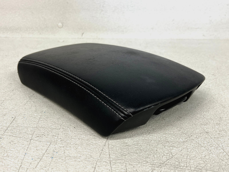 ⭐2016-2024 INFINITI Q50 FRONT CENTER CONSOLE ARMREST LID BLACK ASSY OEM LOT2724