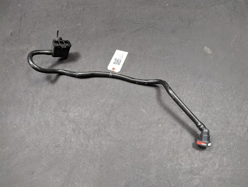 Fuel Vapor Canister Air Inlet Hose 2022 Cadillac CT4 84940072 2020 2021