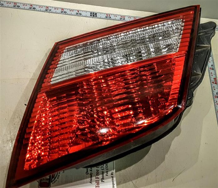 02 03 04 INFINITI I35 R. TAIL LIGHT LID MOUNTED 153071