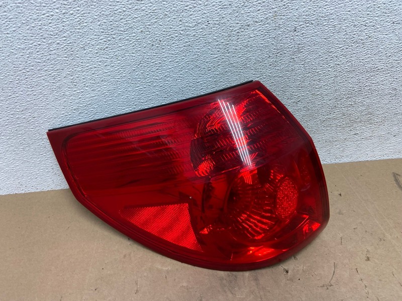 2006 to 2010 Toyota Sienna Left Driver LH Side Tail Light AE6809 LK
