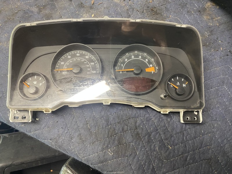 2014 Jeep Patriot Sport 2.4 4x4 Instrument Cluster OEM