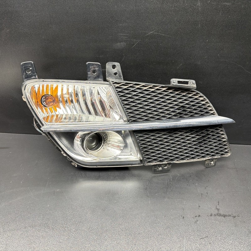07-10 SATURN SKY PASSENGER RIGHT SIDE FOG LIGHT LAMP W/ GRILL 10383060 OEM
