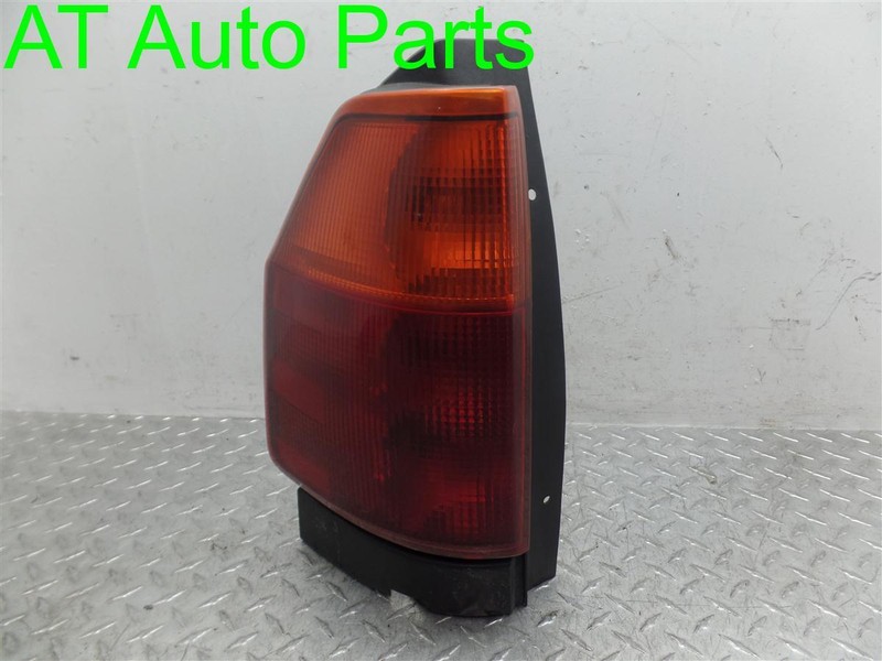 02 03 04 05 GMC ENVOY ENVOY XL DRIVER TAIL LIGHT 15131576