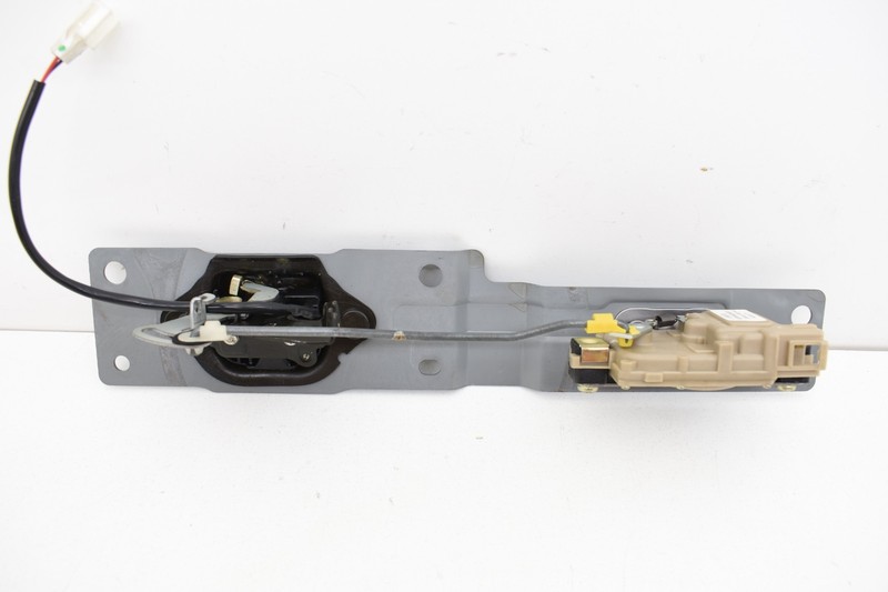 2004 Nissan 350z Trunk Lock Actuator Latch Assembly Z33 OEM KW51