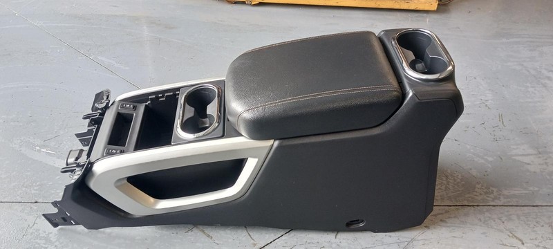16-'21 NISSAN TITAN XD SL Front floor Console OEM Grade A