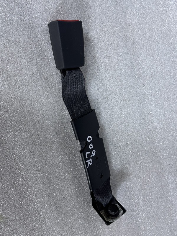 OEM 2009-2018 DODGE RAM 1500 2500 REAR SEAT BELT BUCKLE W/ BOLT SECOND ROW SEATS
