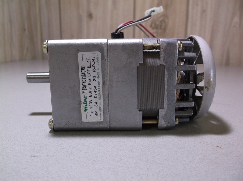 Nippon Densan Nidec 71IKAT4011G Servo Motor 120V (075)*FREE SHIPPING*