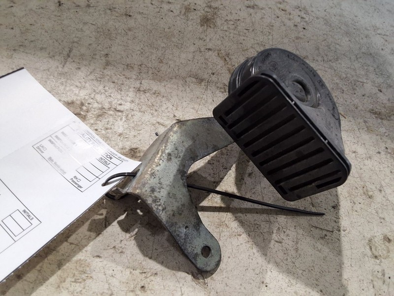 2009-2019 Nissan Frontier low tone note horn OEM 256209BN0A