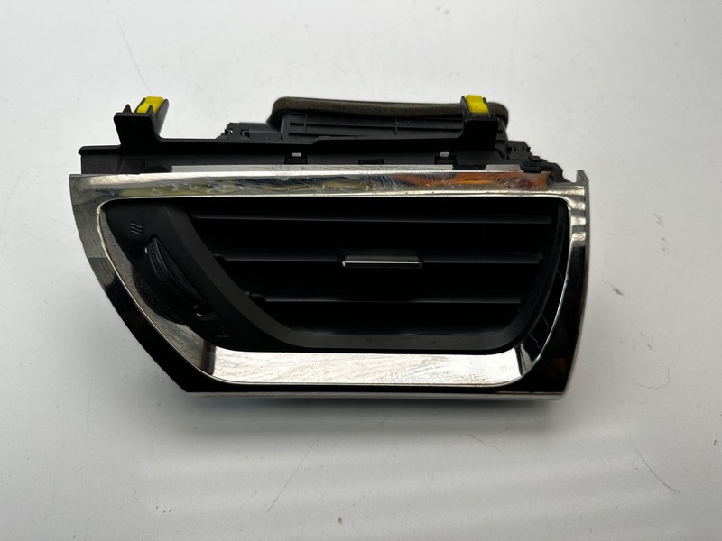 55680-07040 TOYOTA AVALON 2013-2018 REGISTER ASSY, INSTRUMENT PANEL, OEM
