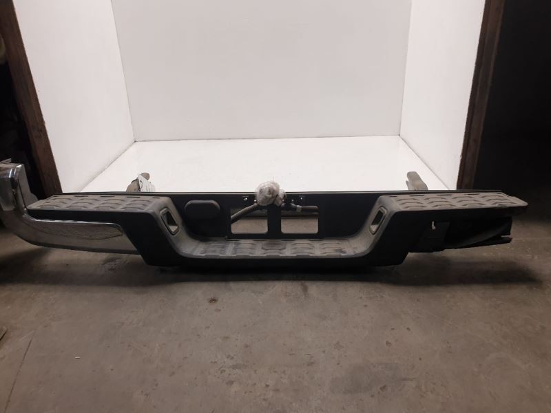 16 17 18 19 TOYOTA TACOMA SR5 REAR BUMPER PASSENGER RIGHT CHROME MISSING