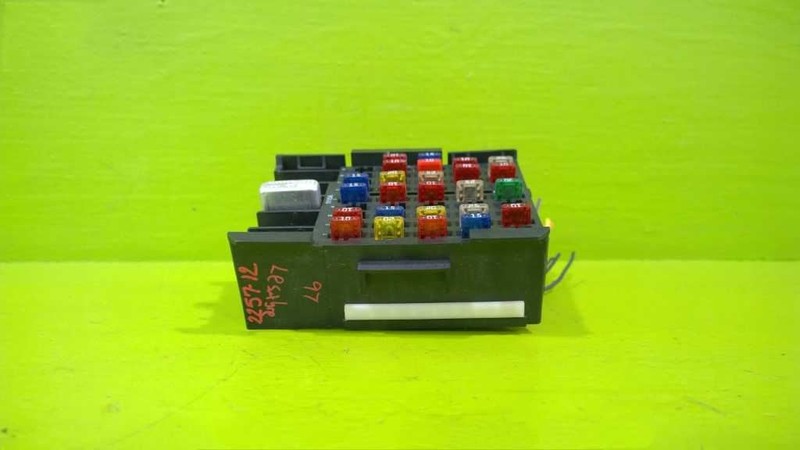 97 BUICK LESABRE 3.8 AT FWD FUSE RELAY BOX OEM 2257-12