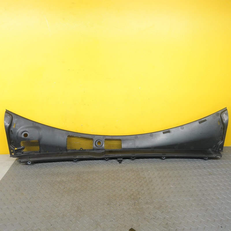 2019-2022 VOLVO XC40 FRONT WINDSHIELD WINDOW COWL GRILLE PANEL OEM 32130464