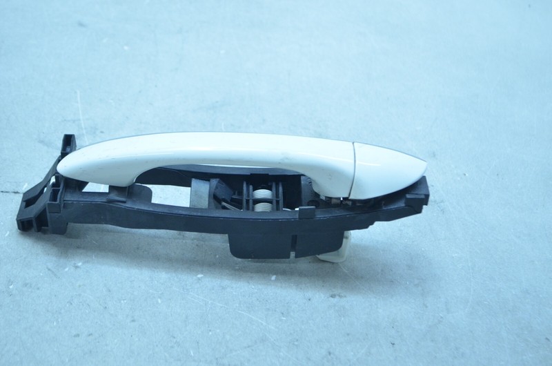 03-06 MERCEDES-BENZ W211 E500 REAR LEFT SIDE EXTERIOR DOOR HANDLE SILVER OEM