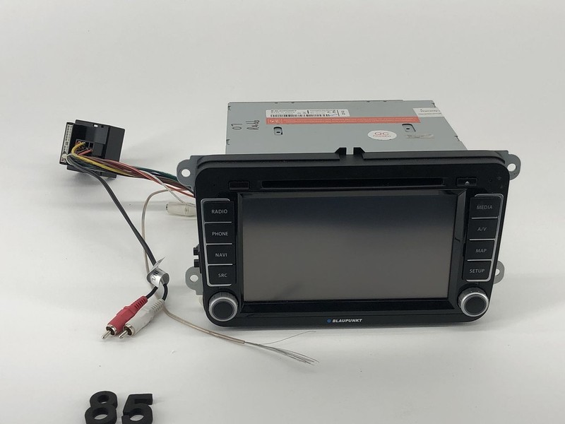06-07 VOLKSWAGEN RABBIT CD AM FM RADIO RECEIVER DISPLAY MODULE AFTERMARKET