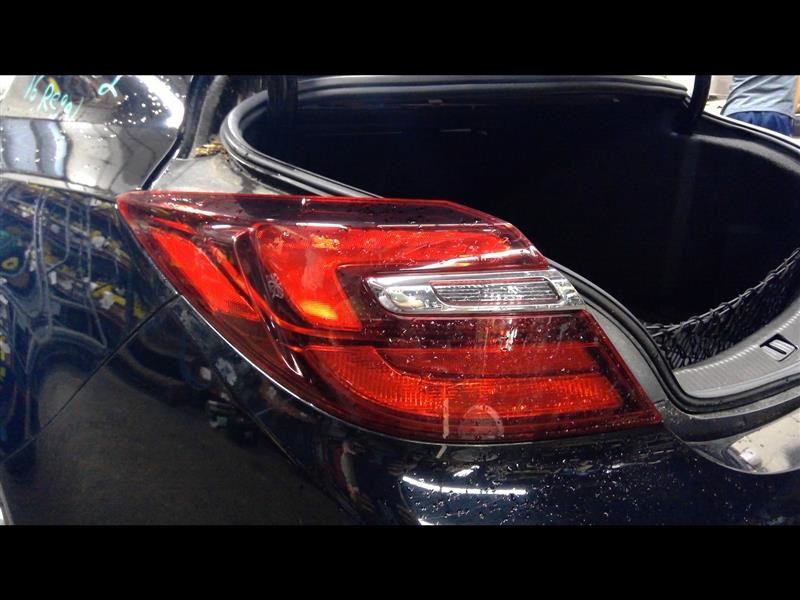 REGAL 2016 Tail Light 1431687