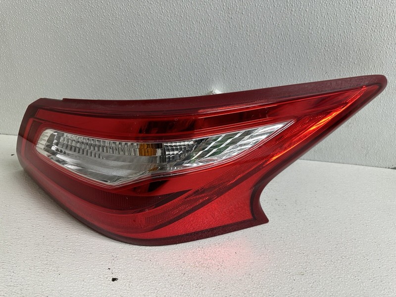 2016-2018 Nissan Altima Right Passenger Tail Light Lamp Taillight Taillamp Oem