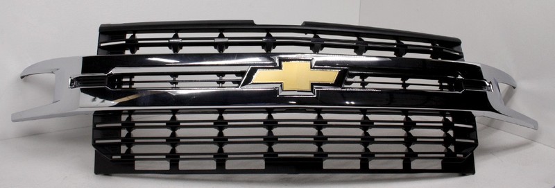 OEM Chevrolet Silverado 1500 LT Grille 84493304 Chrome Scratches