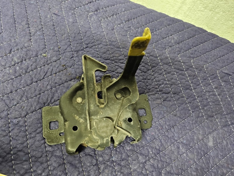 Ford Mustang 2005 Hood Latch Assembly OEM