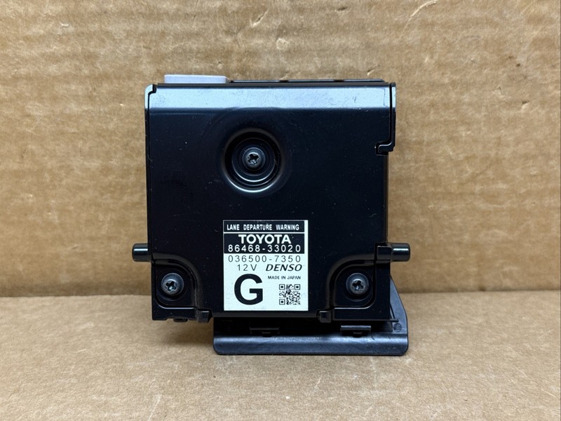 2014-2017 Toyota Camry Windshield Lane Assist Departure Camera 86468-33020