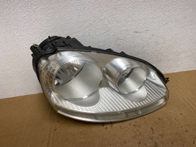 2005 - 2010 Volkswagen Jetta Right Passenger RH Side Headlight Halogen AD3293 DW