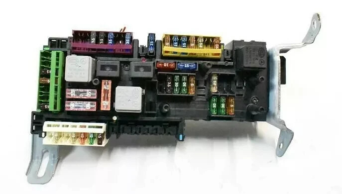 10-18 Mercedes W207 E400 CLS550 Rear SAM Fuse Box Relay Control 2129001406 OEM