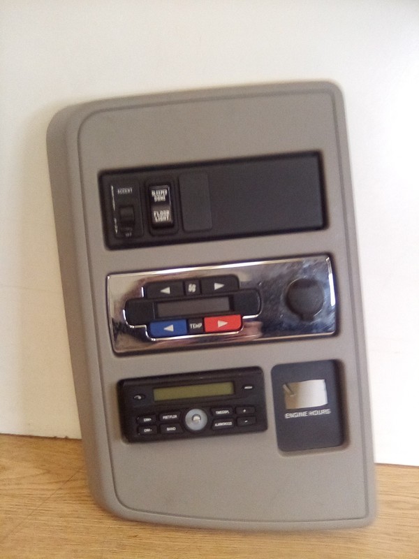 International LT Sleeper Control Panel B5334254