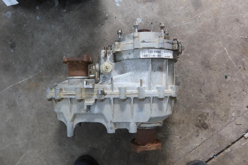 2012-2018 Jeep Wrangler JK OEM Rock-Trac 4 to 1 Transfer Case NP241J 52123503