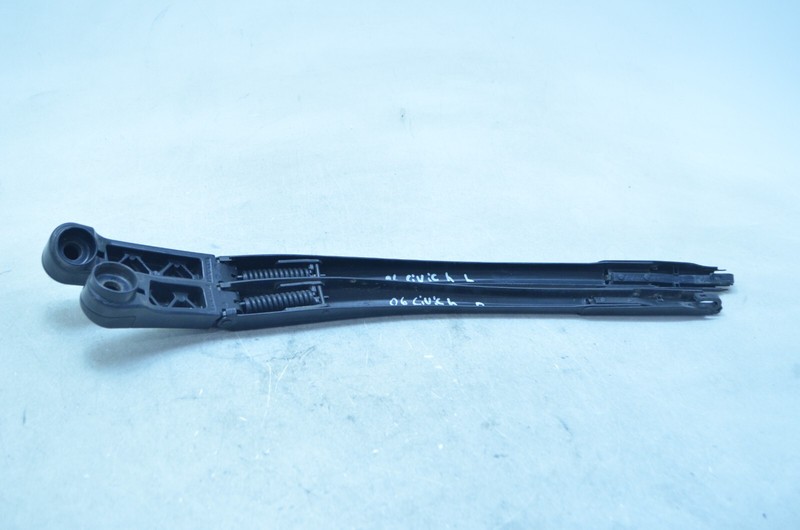 06-11 HONDA CIVIC HYBRID 1.3L FRONT LEFT / RIGHT WINDSHIELD WIPER ARM SET OEM