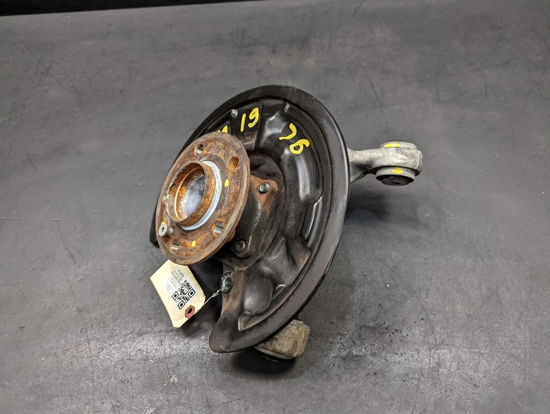 Rear Right Passenger Suspension Knuckle w/ Hub 2018 Mercedes CLA250 2014 - 2019