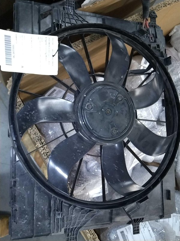 2020 Mercedes-Benz GLC-Class Engine Cooling Fan Motor OEM 2.0L RED 65K Miles