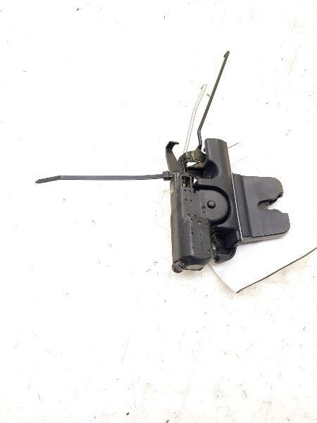 02-05 LEXUS IS300 DECK LID LATCH