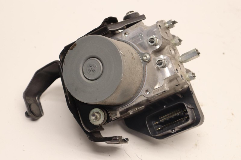 2010 LEXUS IS250 CONVERTIBLE RWD ANTI LOCK STABILITY ABS BRAKE PUMP MODULE OEM