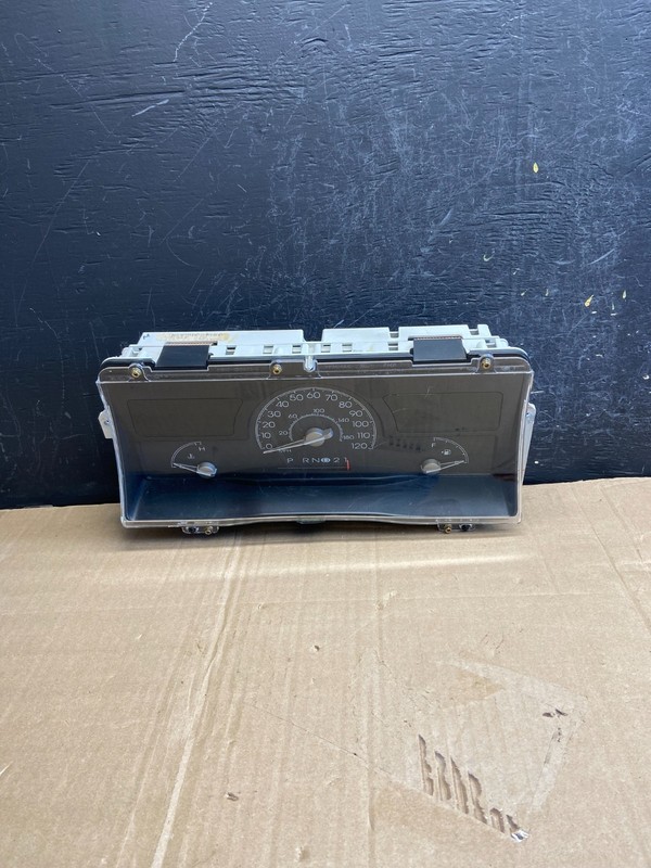 1998 to 2002 Lincoln Town Car Speedometer Gauge Cluster ad7072 DG