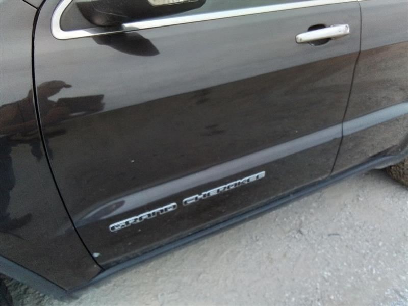 Driver Left Front Door Electric Fits 11-20 GRAND CHEROKEE 3299576