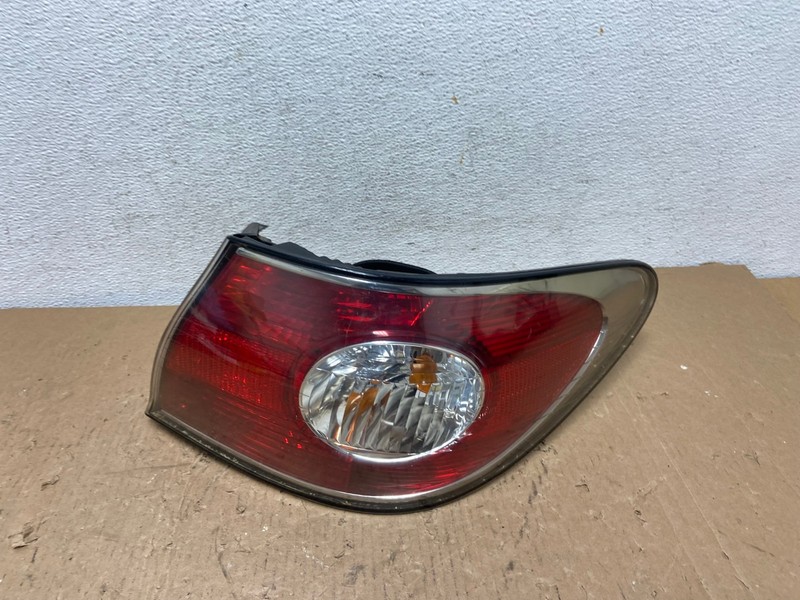 2002 to 2004 Lexus ES300 ES330 Right Passenger Side Tail Light OEM AD8196 LK