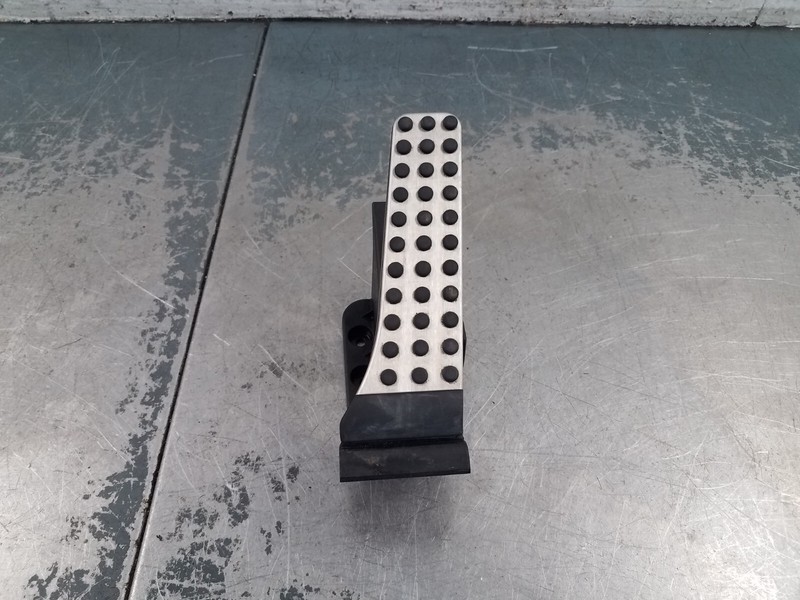 2014 Mercedes AMG CLS 63 S Accelerator Throttle Pedal #4700 E2