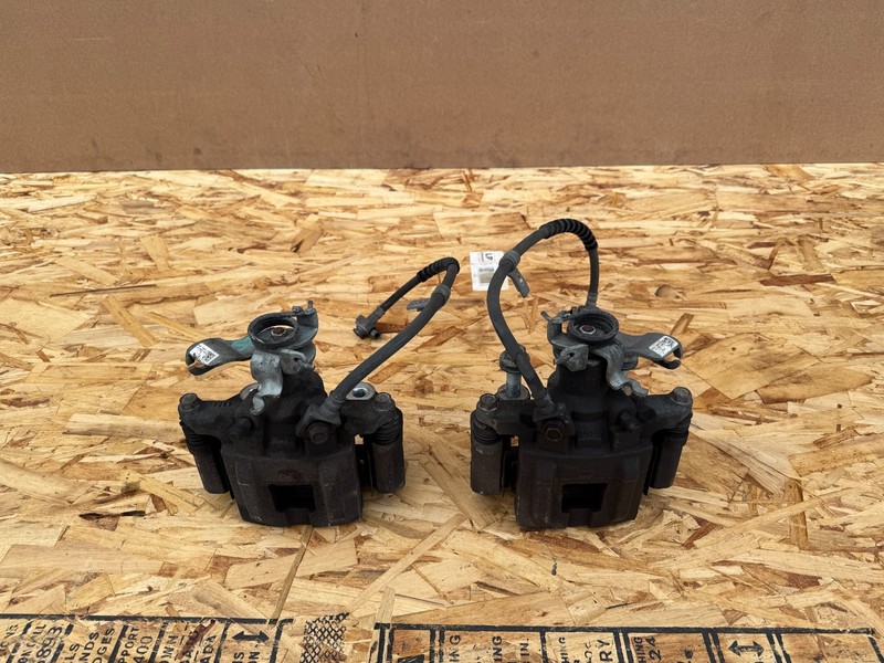 FORD MUSTANG GT 2015-2023 OEM REAR LEFT AND RIGHT BRAKE CALIPER PAIR