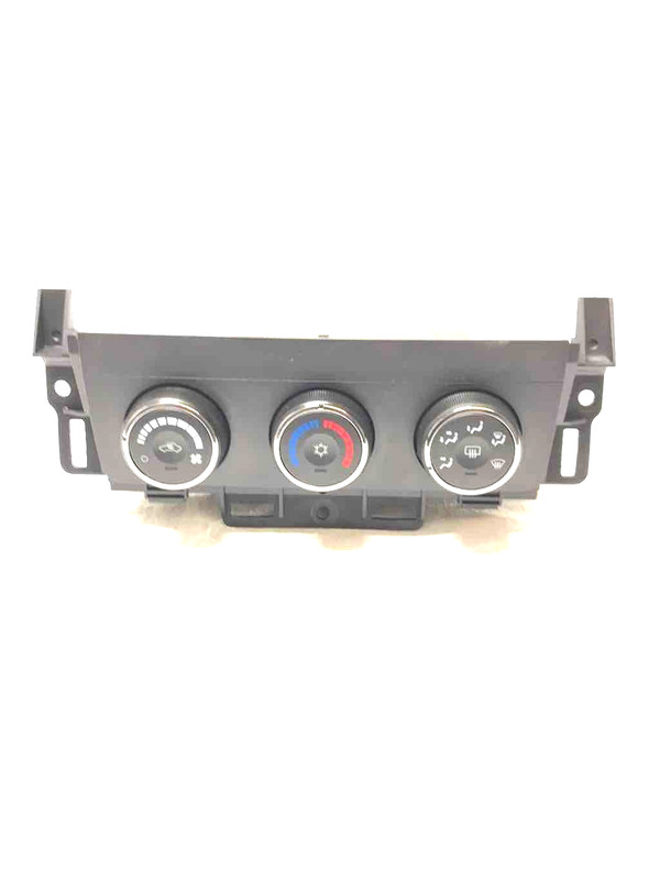 06 Lucerne Manuel Heater and A/C Temperature Controls OEM 15861054